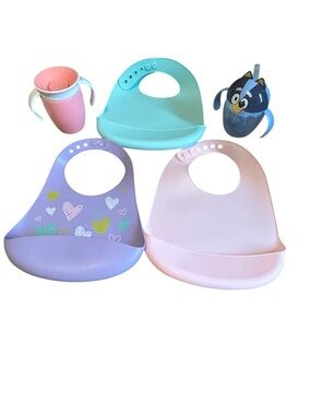 Baby Feeding Bundle Munchkin 360 Cup Bluey Sippy & 3 Silicone Bibs